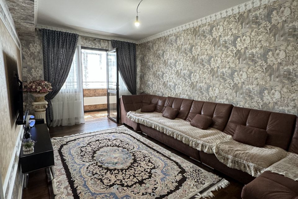Продаётся 4-комнатная квартира, 130 м²
