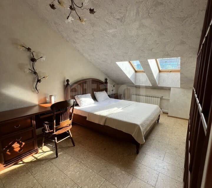 Сдаётся 3-комнатная квартира, 105 м²