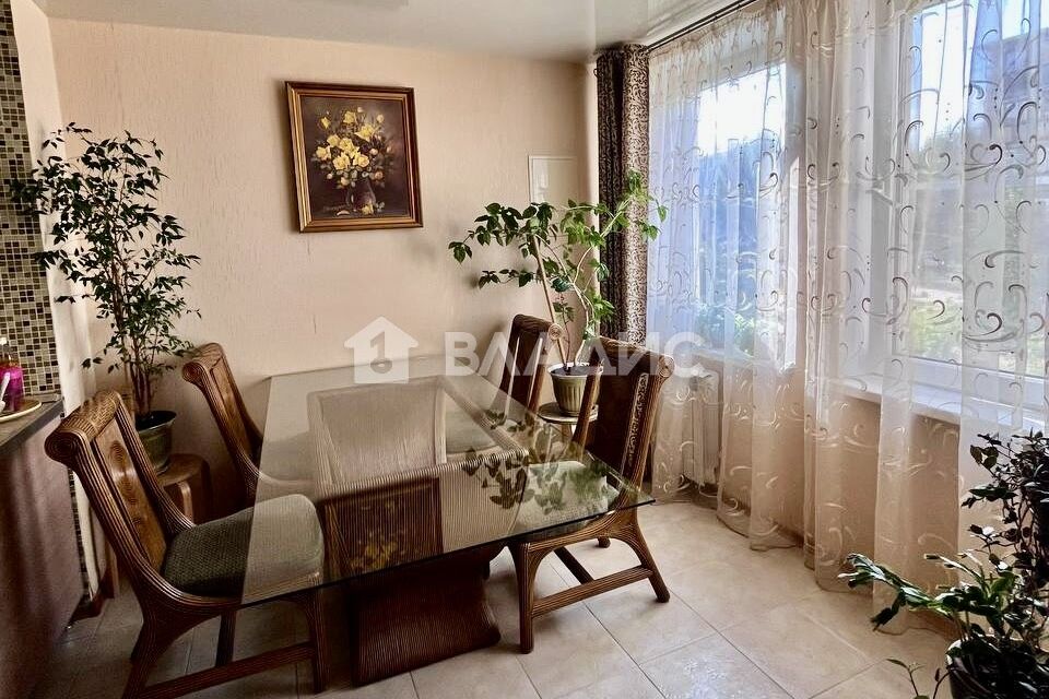 Продаётся 4-комнатная квартира, 110.2 м²