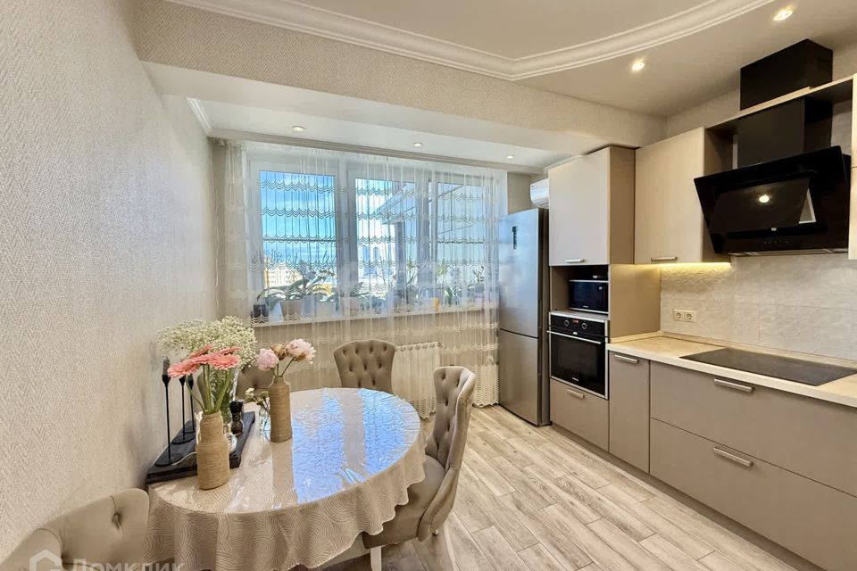 Продаётся 2-комнатная квартира, 69.6 м²