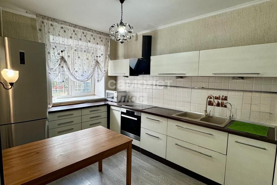 Продаётся 5-комнатная квартира, 61.8 м²