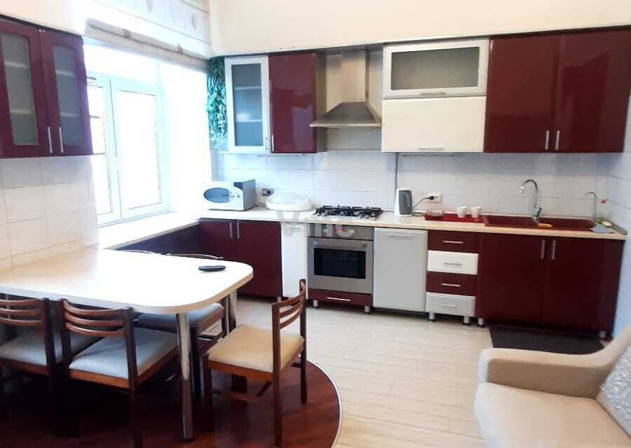 Сдаётся 5-комнатная квартира, 190 м²