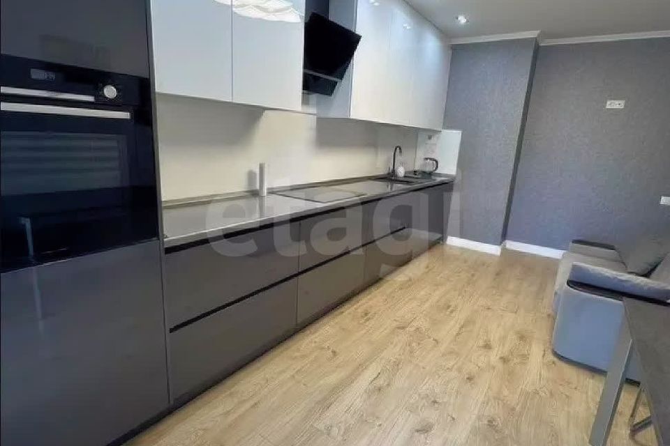 Продаётся 2-комнатная квартира, 66.8 м²