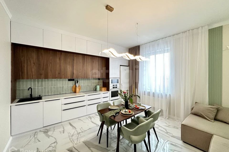 Продаётся 3-комнатная квартира, 92 м²