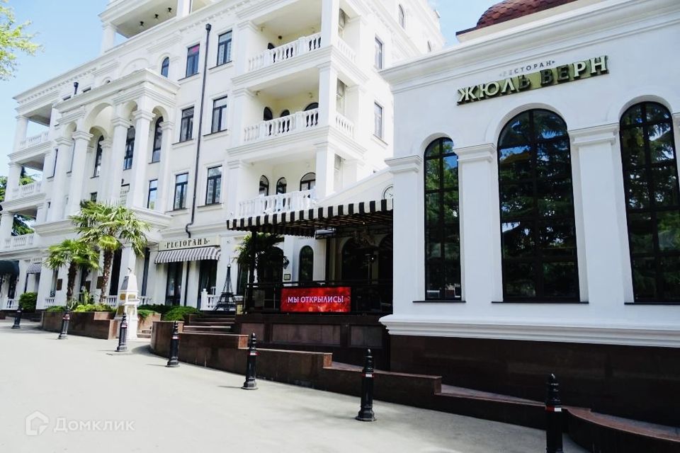 Продаётся 3-комнатная квартира, 130 м²