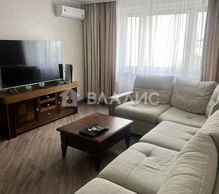 Продаётся 4-комнатная квартира, 97.4 м²