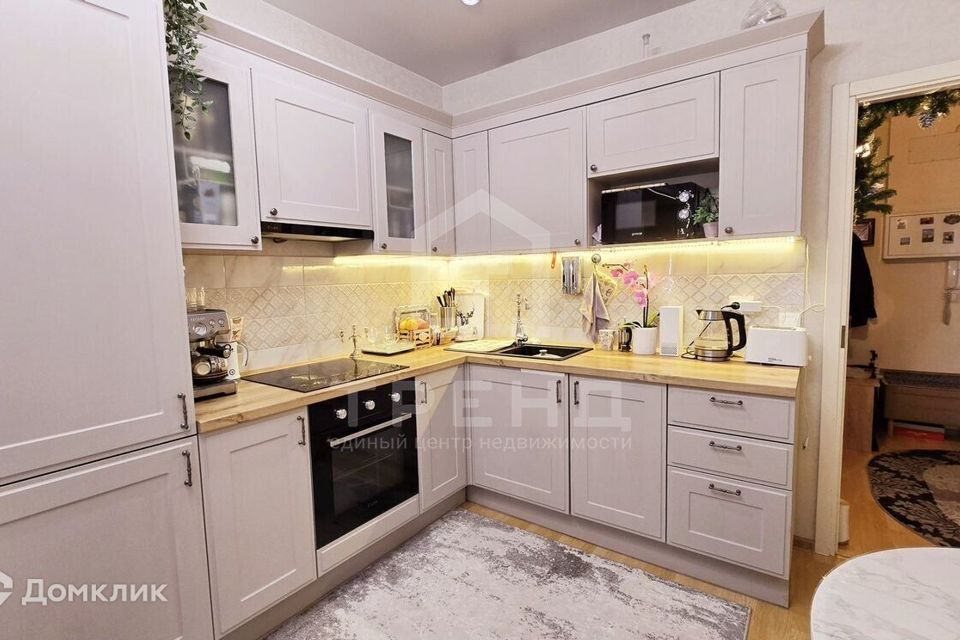 Продаётся 1-комнатная квартира, 49.6 м²