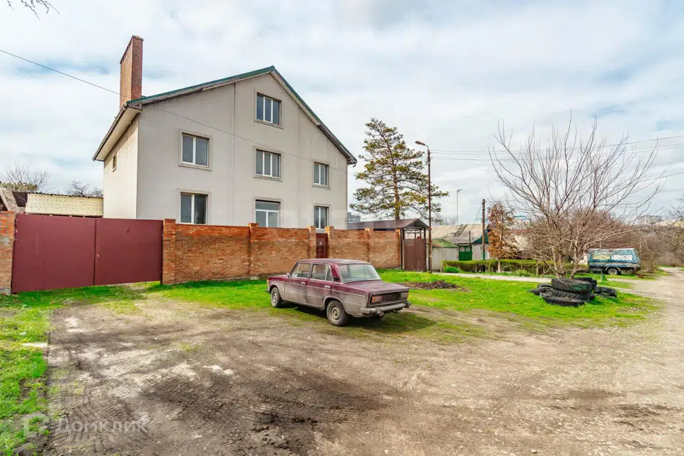 Продаётся 3-этажный дом, 569 м²