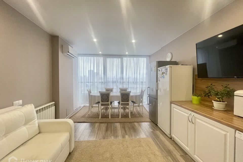 Продаётся 2-комнатная квартира, 83.6 м²