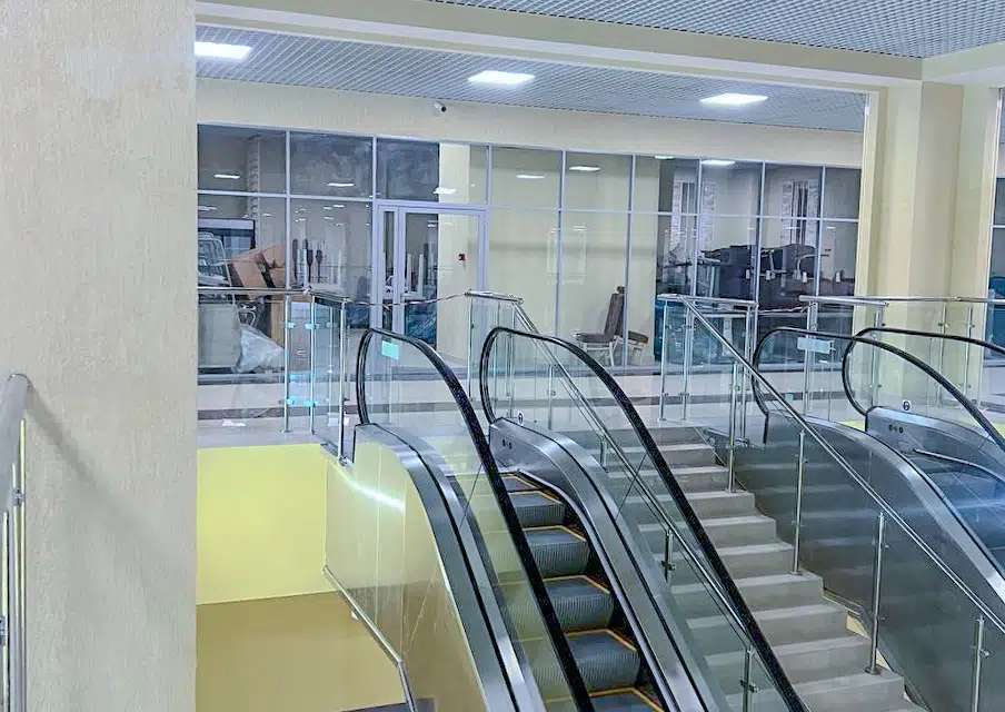 Сдаётся торговое помещение, 255 м²