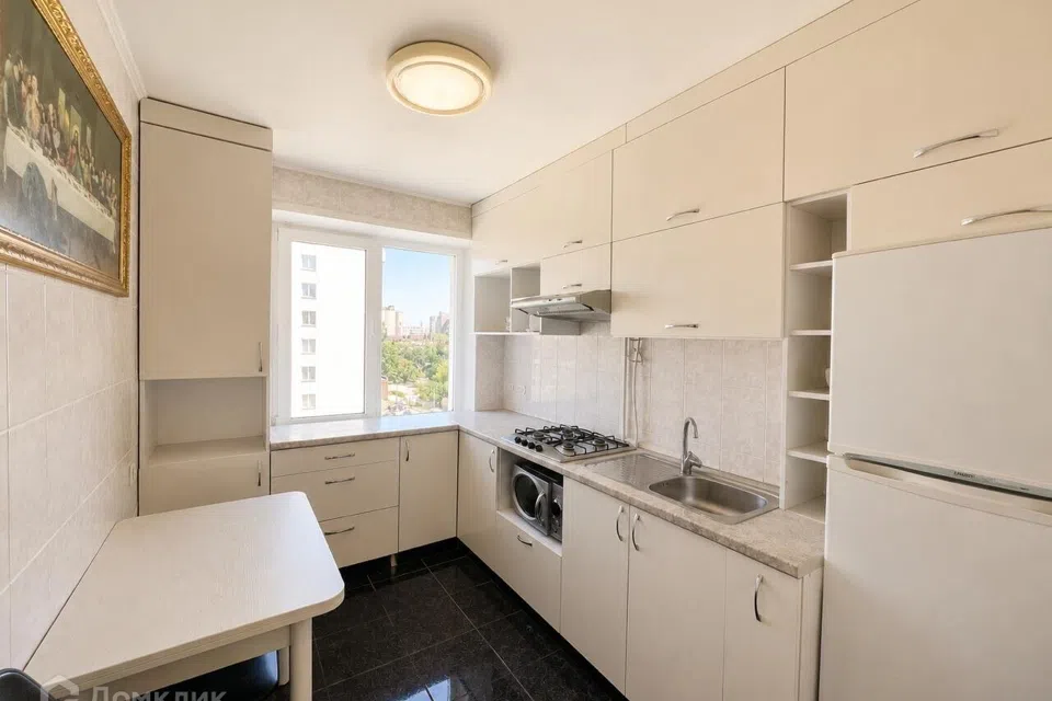 Продаётся 3-комнатная квартира, 61.7 м²