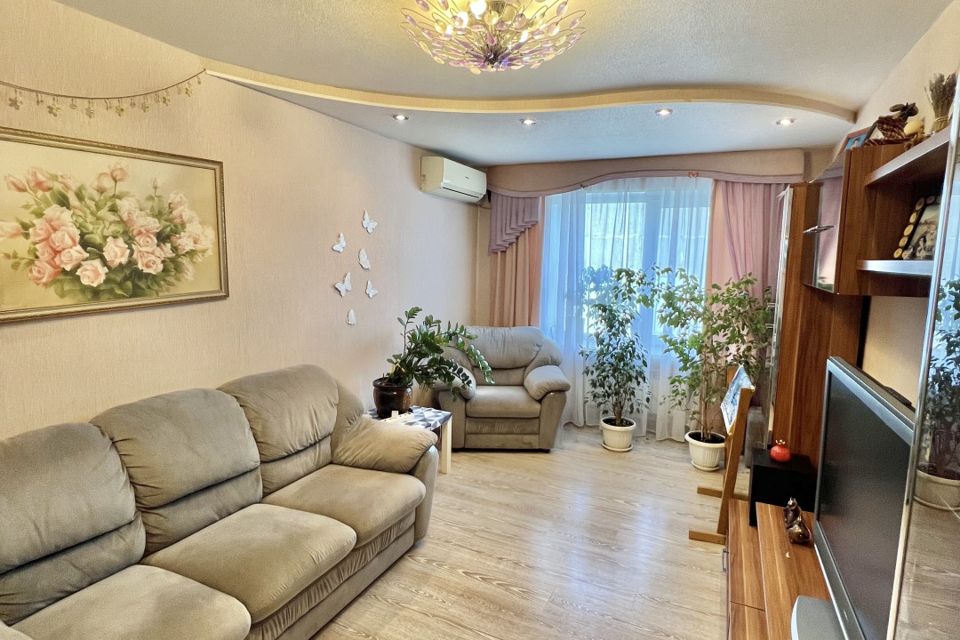 Продаётся 3-комнатная квартира, 67.4 м²