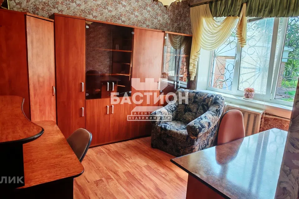 Продаётся 2-этажный дом, 235 м²