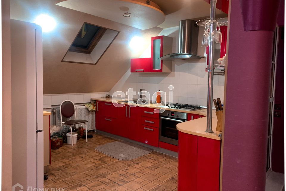 Продаётся 6-комнатная квартира, 206.8 м²