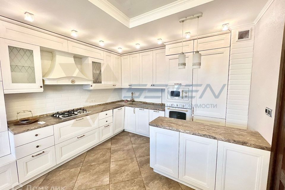 Продаётся 3-комнатная квартира, 100 м²