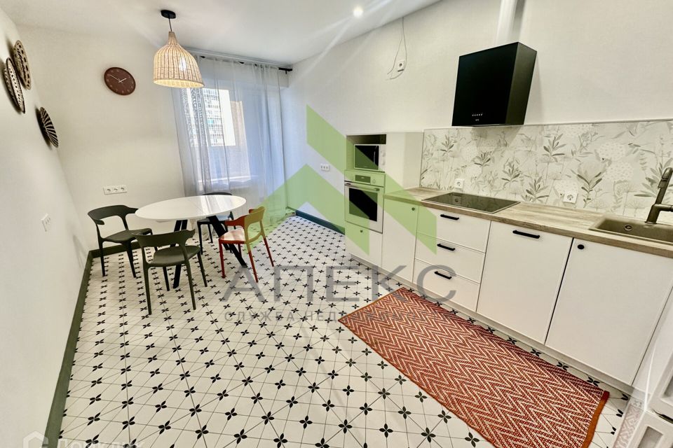 Сдаётся 2-комнатная квартира, 80.5 м²