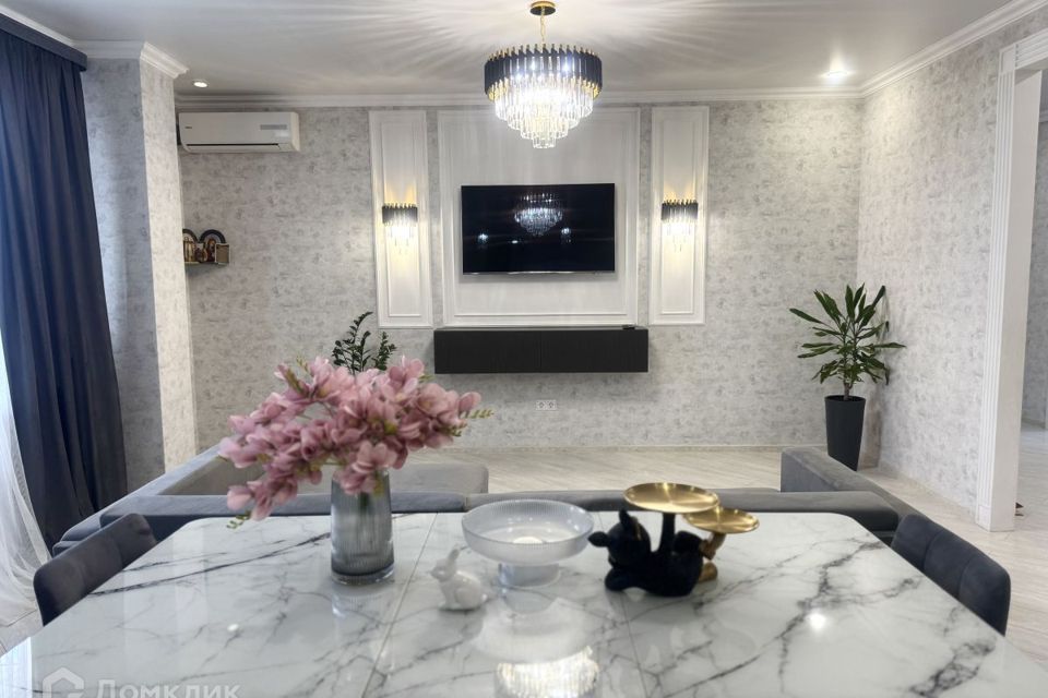 Продаётся 3-комнатная квартира, 82.8 м²
