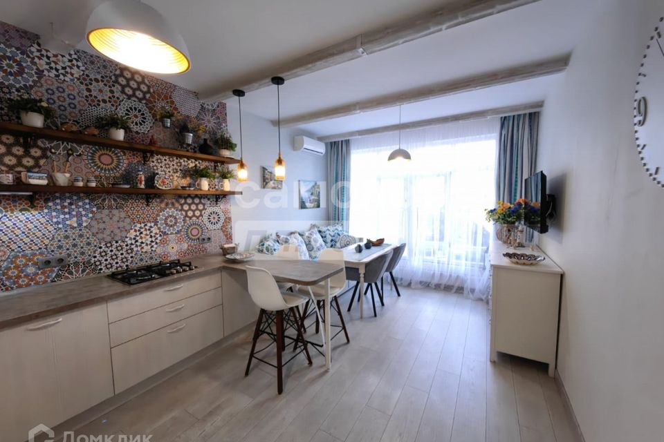 Продаётся 1-комнатная квартира, 55 м²