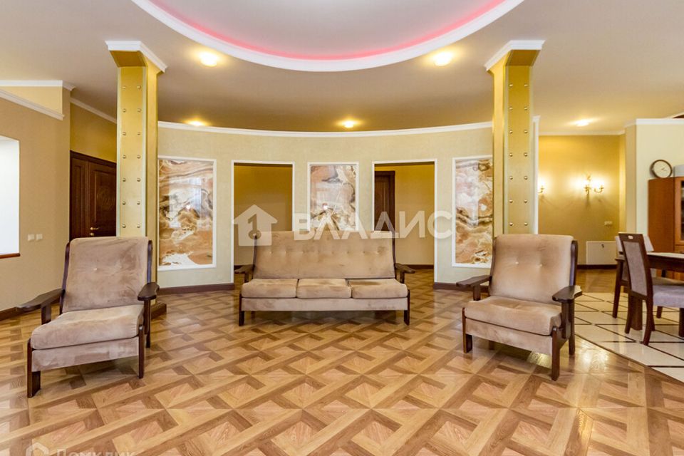 Продаётся 6-комнатная квартира, 315 м²