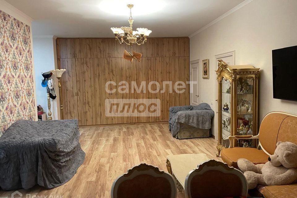 Продаётся 3-комнатная квартира, 101.7 м²