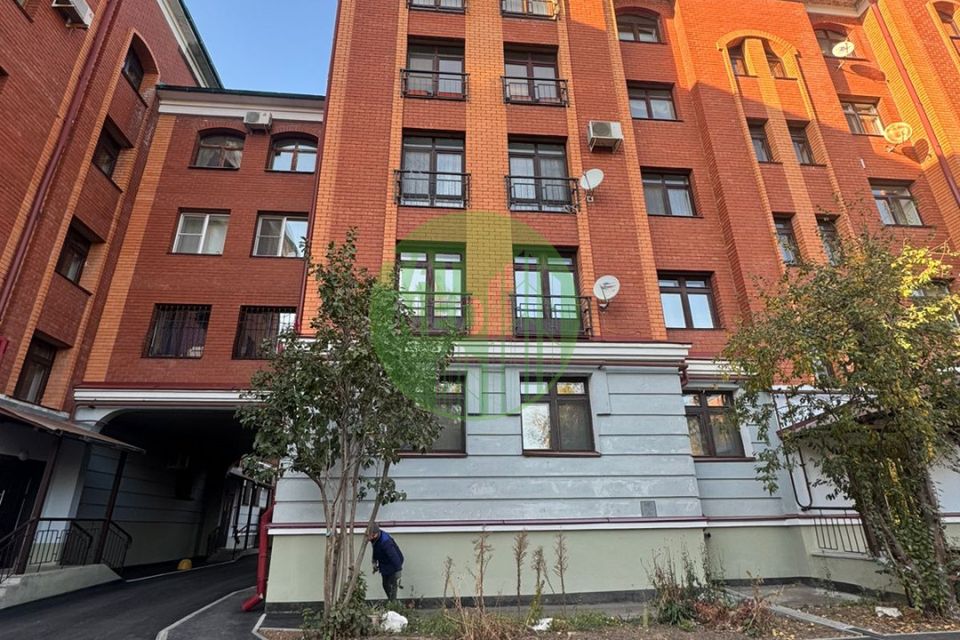 Продаётся 4-комнатная квартира, 147.6 м²
