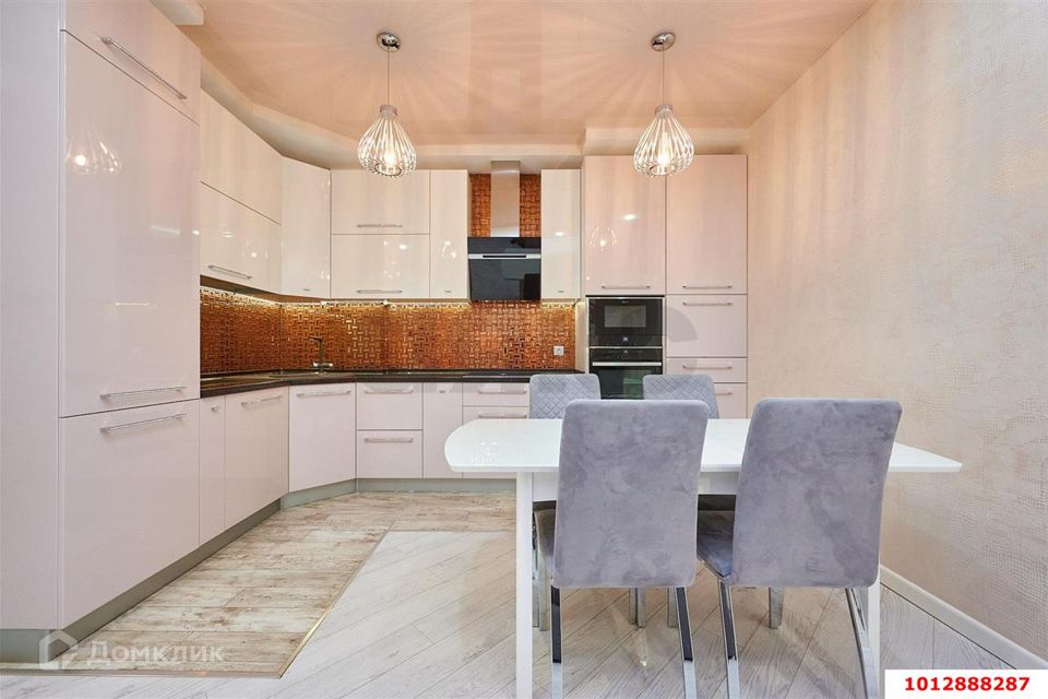 Продаётся 3-комнатная квартира, 85 м²