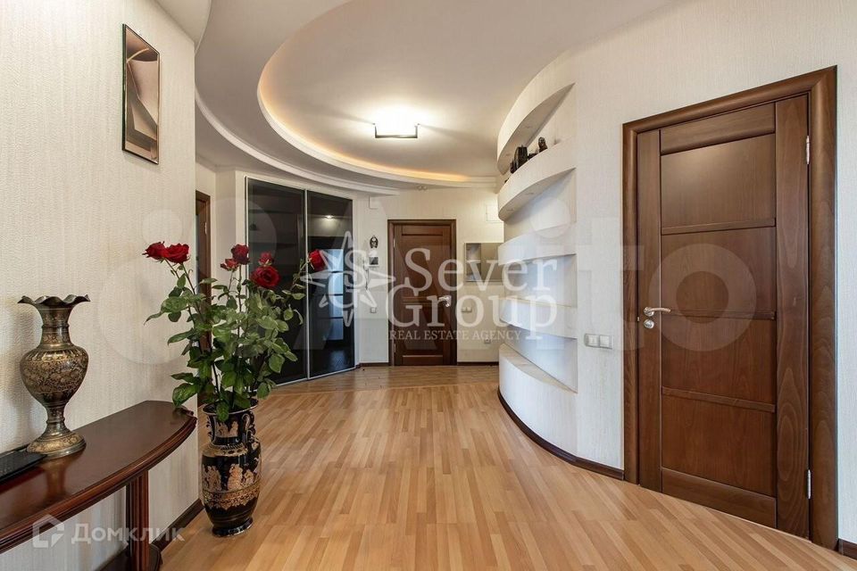 Сдаётся 5-комнатная квартира, 143 м²