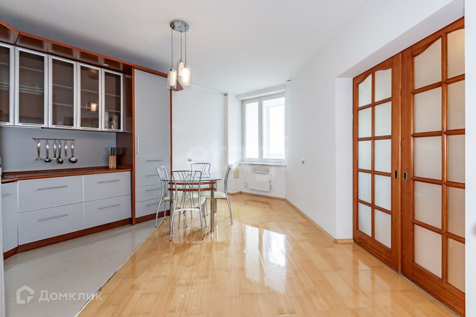 Продаётся 1-комнатная квартира, 55.9 м²