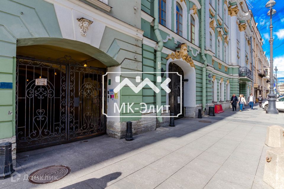 Продаётся 5-комнатная квартира, 157.9 м²