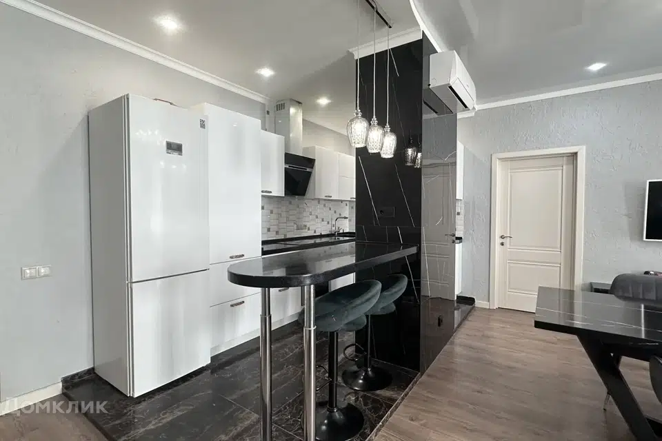 Продаётся 2-комнатная квартира, 67.3 м²