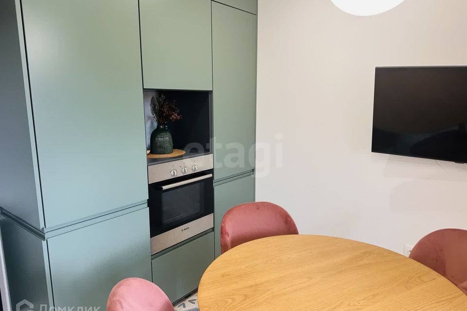 Продаётся 2-комнатная квартира, 82.1 м²
