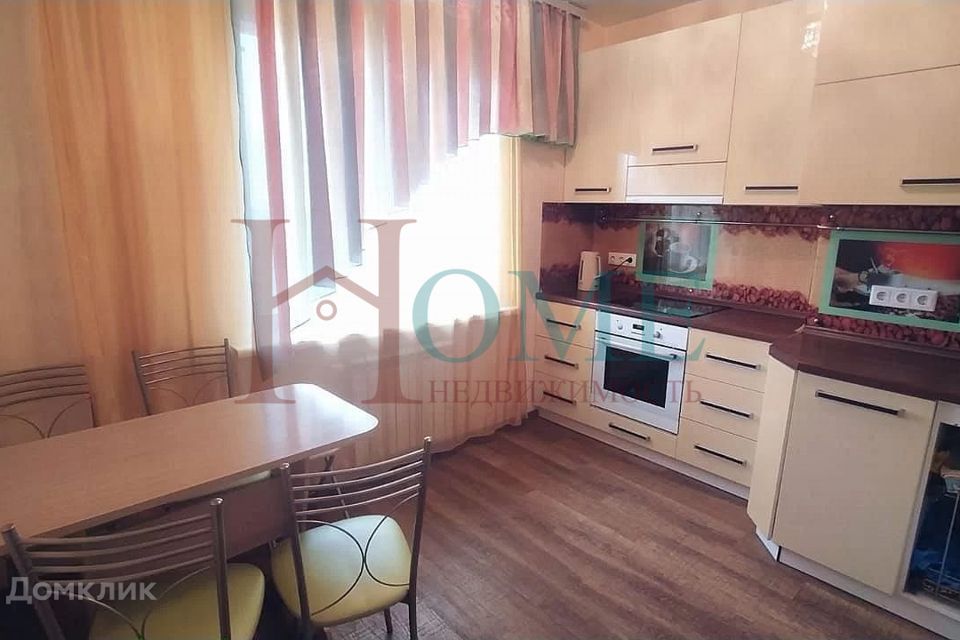 Сдаётся 2-комнатная квартира, 65 м²