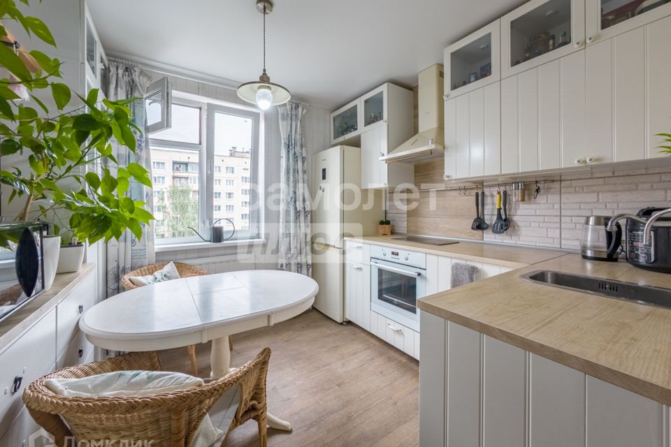Продаётся 2-комнатная квартира, 56.3 м²