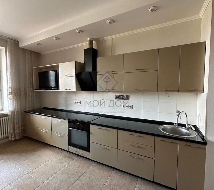 Сдаётся 2-комнатная квартира, 94 м²