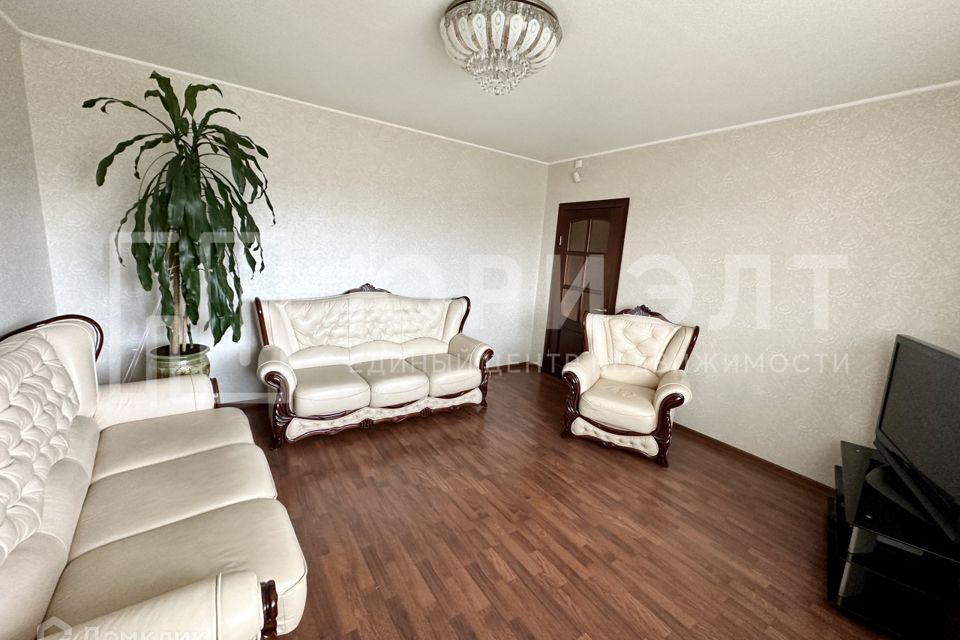 Продаётся 4-комнатная квартира, 73.7 м²