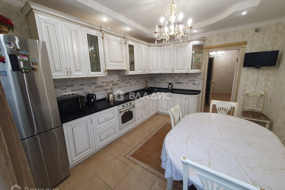 Продаётся 2-комнатная квартира, 60.8 м²