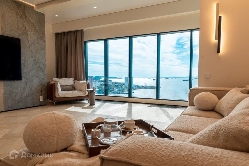 Продаётся 3-комнатная квартира, 114 м²