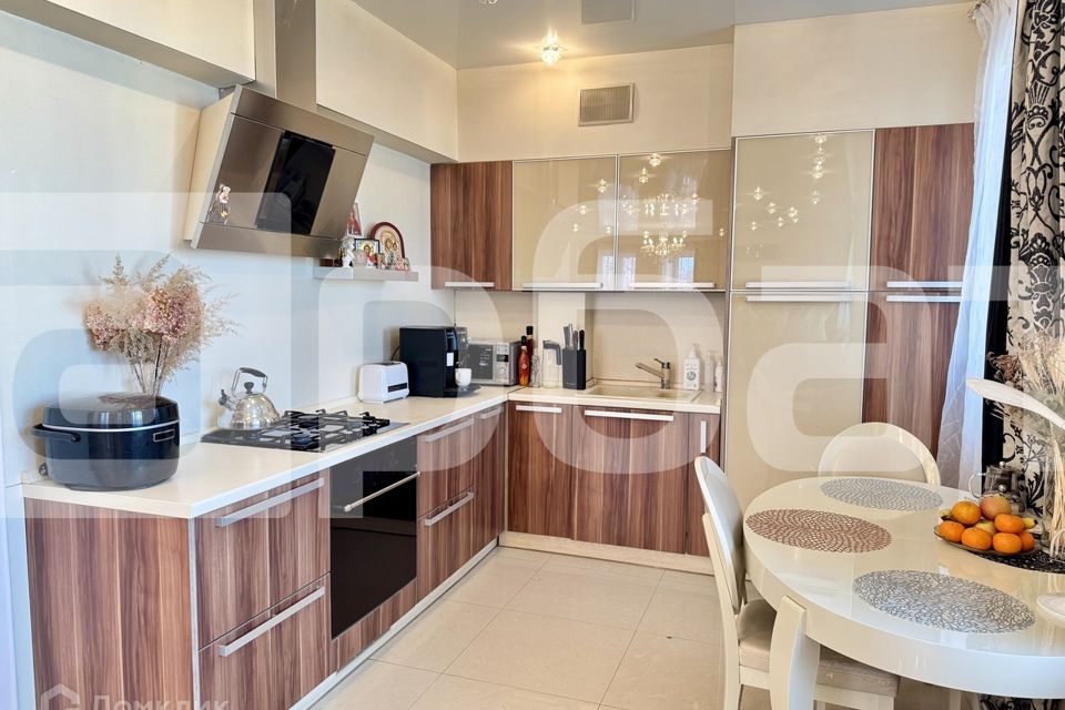 Продаётся 3-комнатная квартира, 117 м²