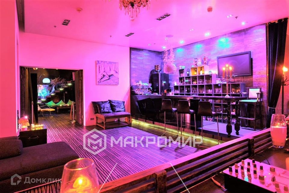 Сдаётся 3-комнатная квартира, 250 м²