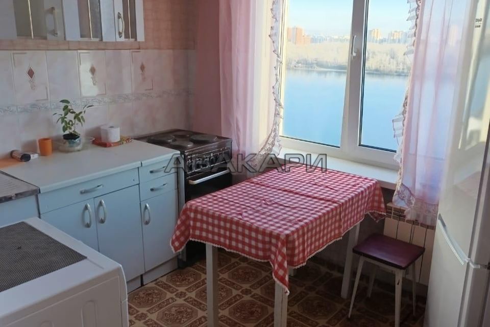 Сдаётся 2-комнатная квартира, 56 м²