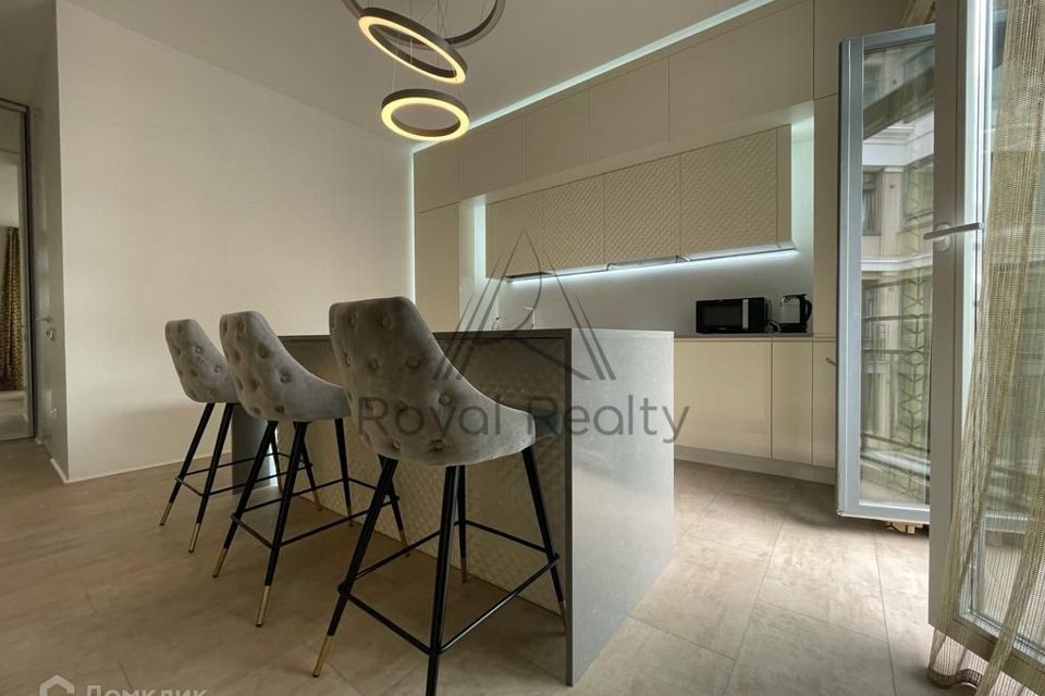 Сдаётся 2-комнатная квартира, 65 м²