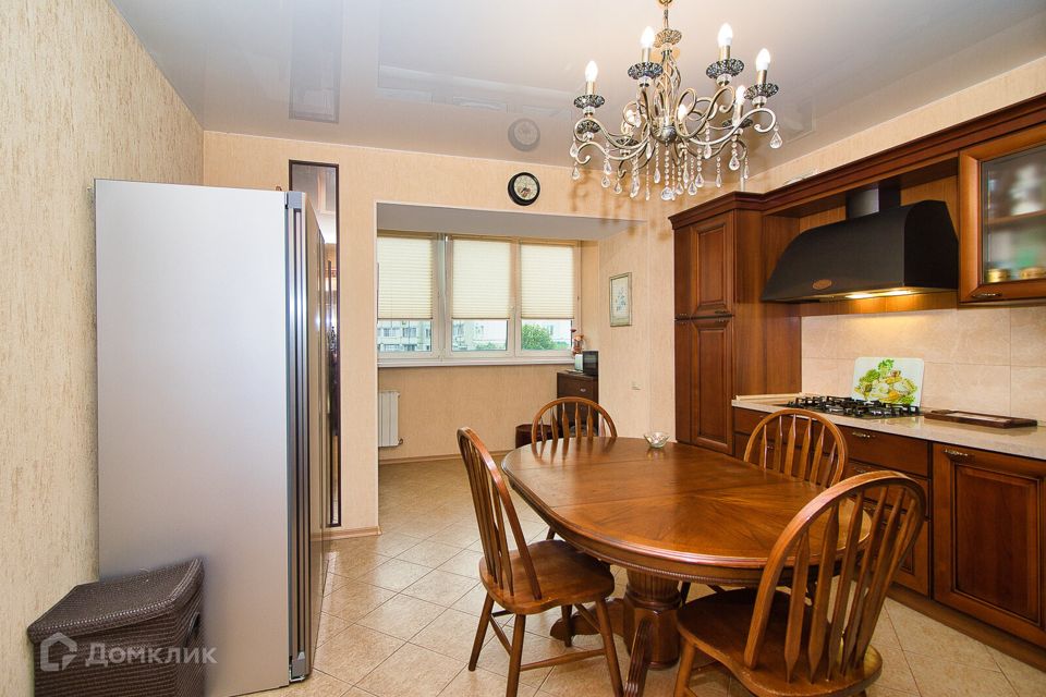 Продаётся 3-комнатная квартира, 116 м²