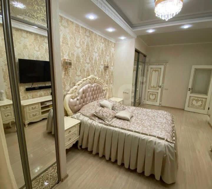 Сдаётся 3-комнатная квартира, 130 м²
