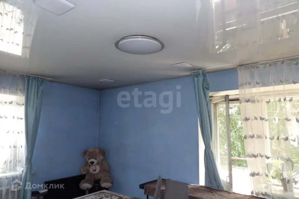 Продаётся 4-комнатная квартира, 74 м²