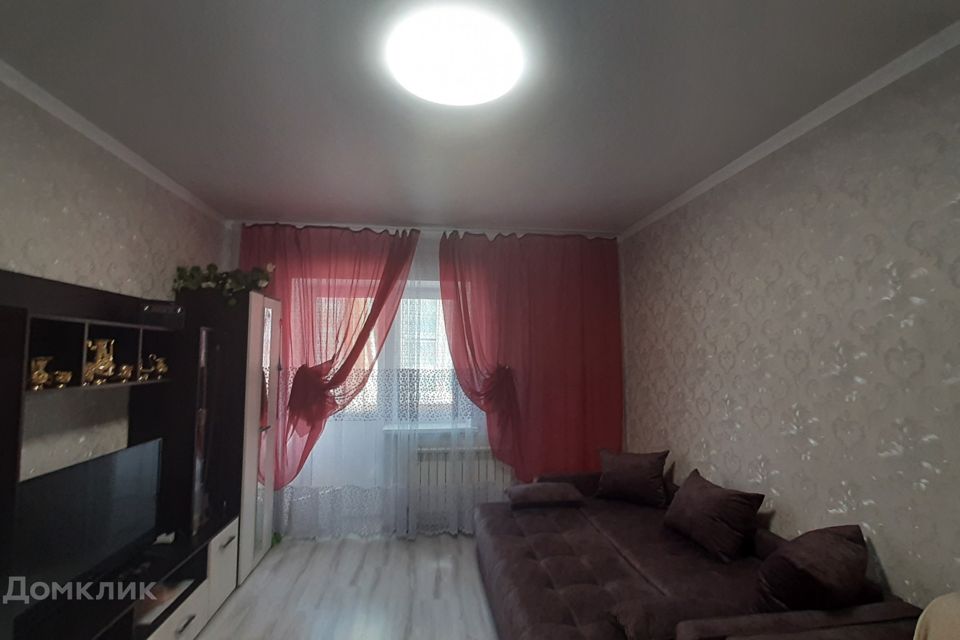 Продаётся 1-комнатная квартира, 42 м²