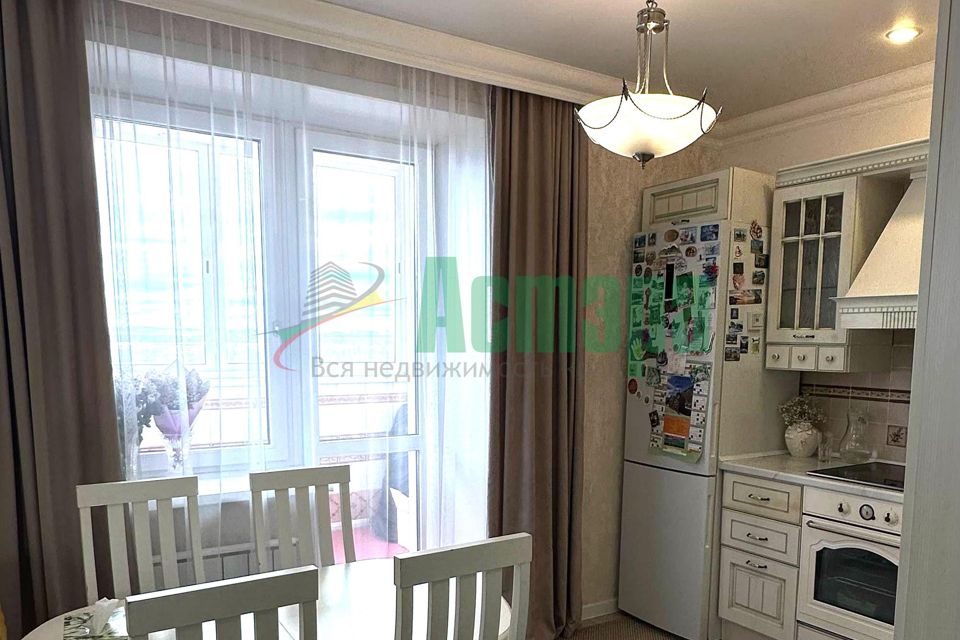 Продаётся 2-комнатная квартира, 63.7 м²