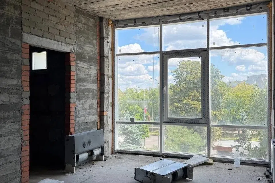 Продаётся 4-комнатная квартира, 193 м²