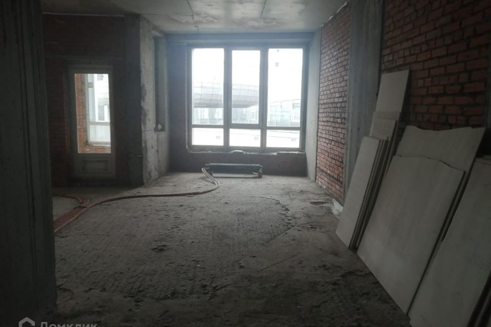 Продаётся 4-комнатная квартира, 150 м²