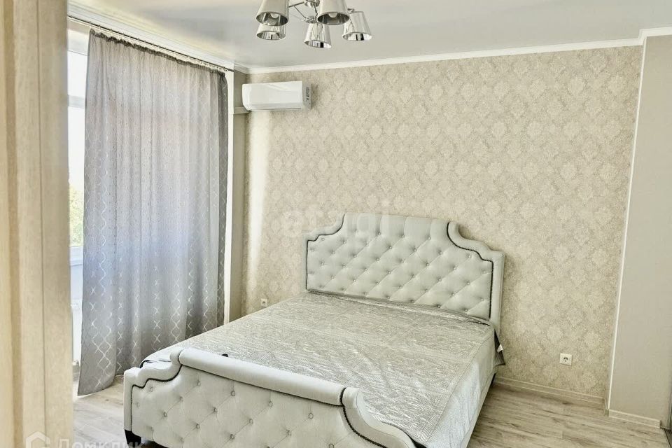 Продаётся 1-комнатная квартира, 42 м²