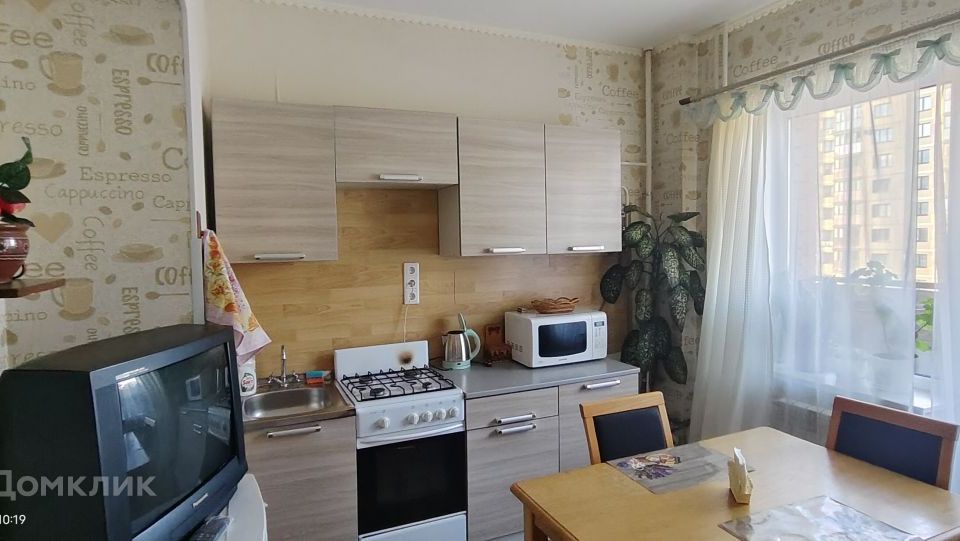 Продаётся 1-комнатная квартира, 42 м²